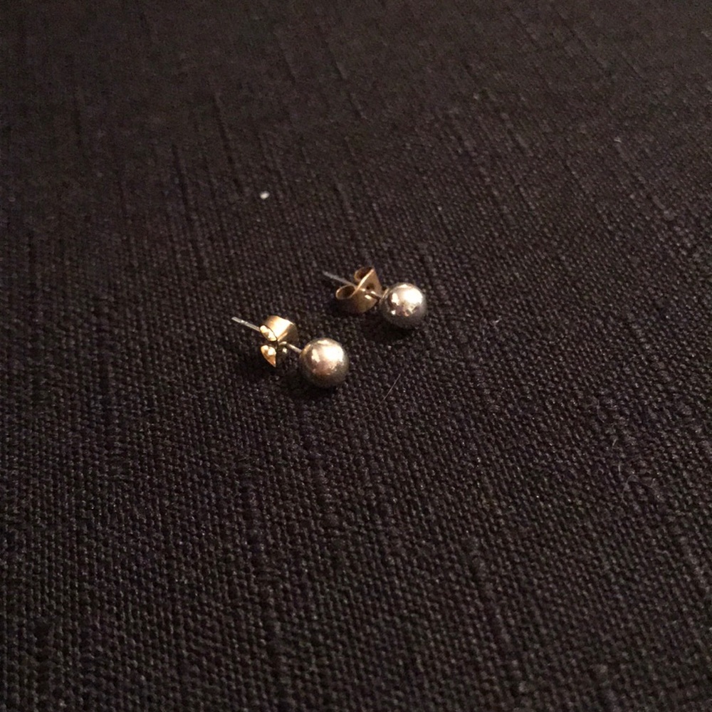 gray pearl earrings